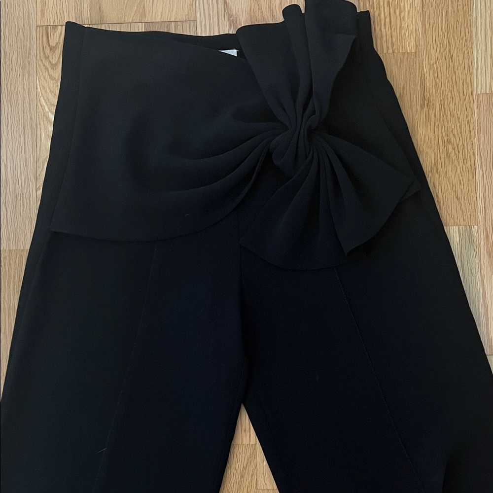 Cinq à Sept Elegant Black Trousers with Bow Detail Size 4